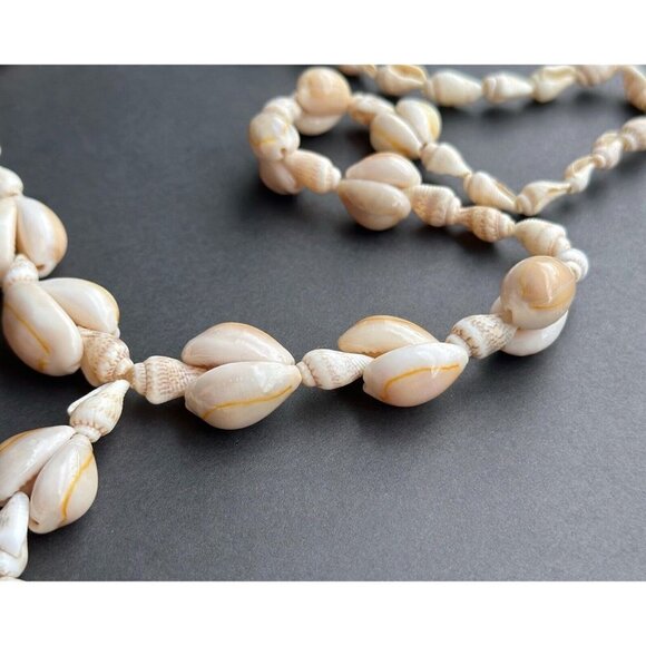 Hawaiian Cowrie Shell Hand-Crafted Vintage 24" Thick Floral Lei Necklace - Picture 6 of 8